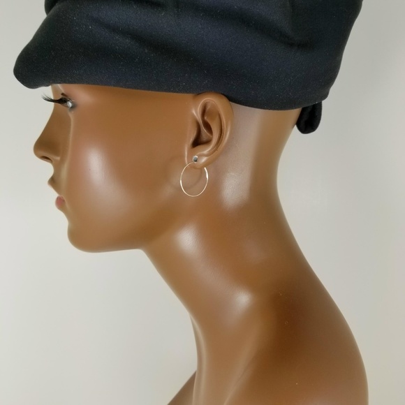 Small Silver Hoop Earrings for Men or Women NEW - Picture 3 of 4